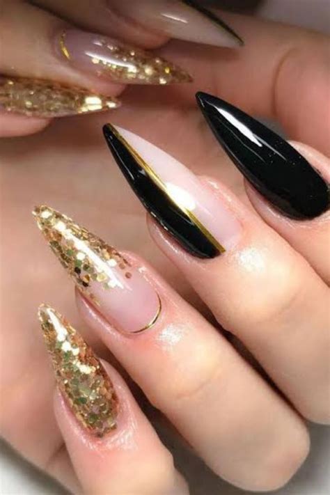 Unha Decorada Com Preto E Dourado - Unha preta com dourado | Unhas stiletto, Unhas decoradas, Unha