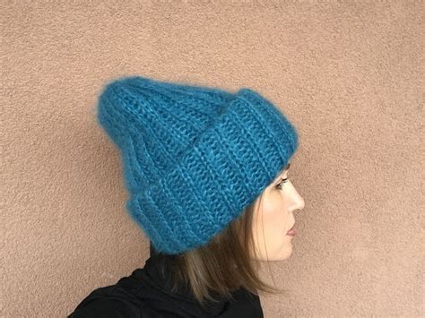 Шапка из мохера резинкой | Knitted hats, Knitt, Knitting