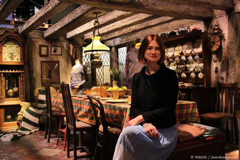 Bonnie Wright, Matthew Lewis photos with royal family at WB Studio