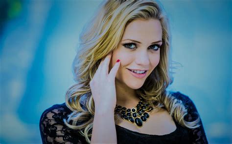 mia malkova unveiling  journey  popular