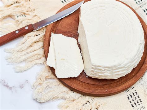 Panela: Popular Mexican Basket Cheese (Origin & Serving Guide)