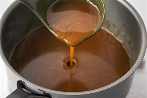 how to make gravy from roast juice