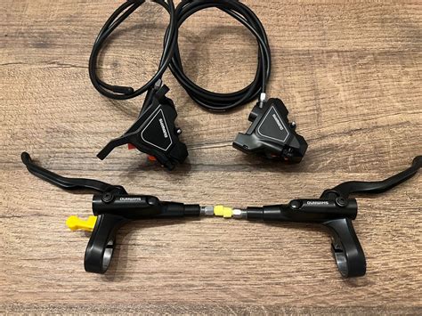 Shimano BR-UR300 flat mount disc brake w MT201 lever , Sports Equipment ...