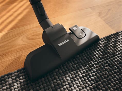 Miele Classic C1 Flex Elektrikli yer süpürgeleri