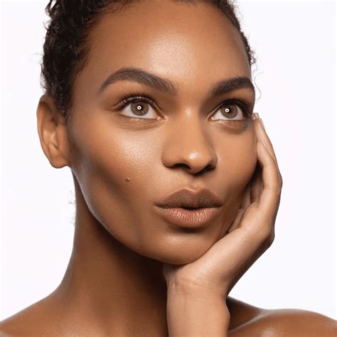The Best Eyeshadow for Hazel Eyes: 23 Looks to Try