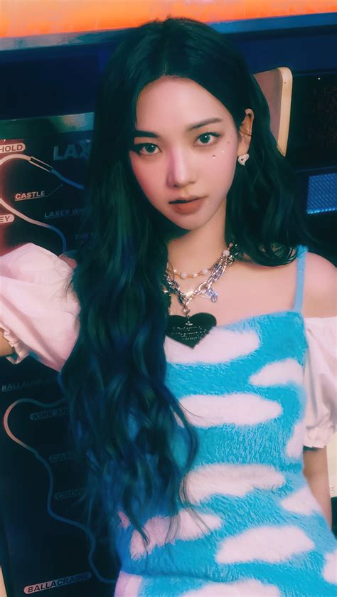 Karina White Hd Wallpapers