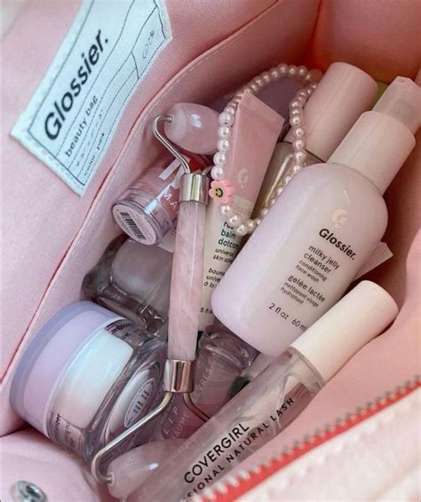 Glossier soft pink | Estetica, Estilo ivy, Ropa estética