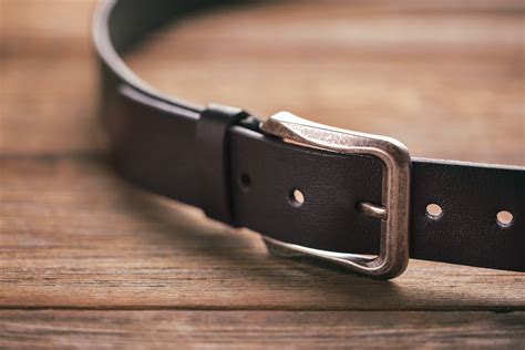How to Wear a Belt: 6 Ways to Style a Belt - 2025 - MasterClass
