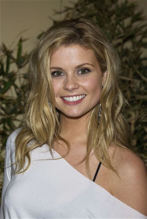 1st Annual Young Hollywood Holiday Party - 0002 - JoAnna Garcia Swisher Fan