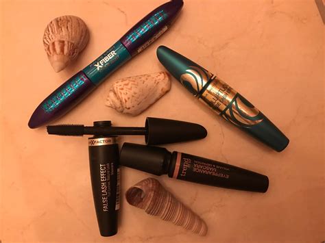 Mascara: Entdecke die besten Wimperntuschen bei COUCH