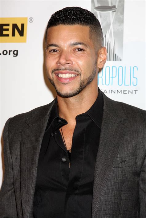 LOS ANGELES, OCT 8 - Wilson Cruz arrives at the Gay, Lesbian and