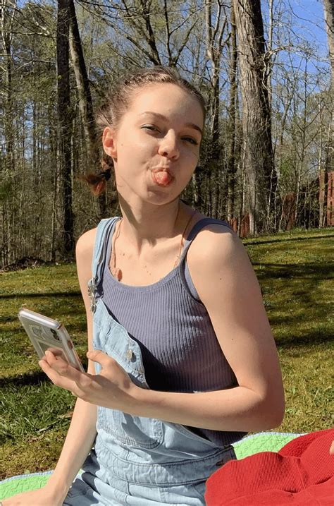 Emma Myers : r/CelebrityHAVEN