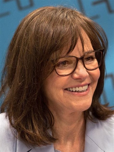 Hollywood's Adored Actress Who Battles Ageism, Sally Field - El Silencio