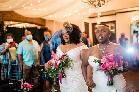 5 Things to Know before Booking Your Photographers | Maryland Wedding