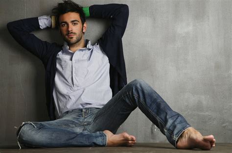 Piedi al Maschile: MARCO MENGONI