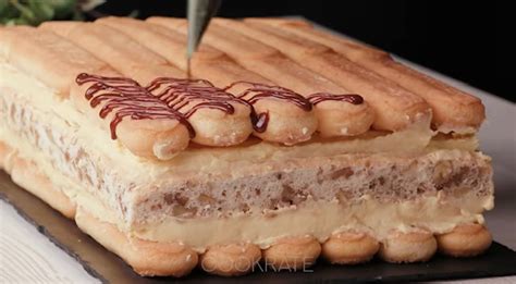 Торта от бишкоти с най-вкусния крем в света! Неустоима, сочна и мекичка ...