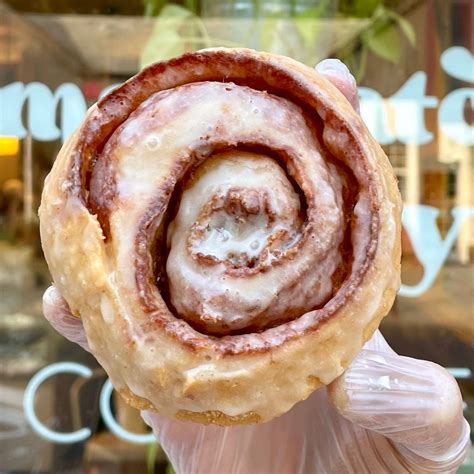 Hunny Bun | Yellow Rose Vegan Bakery & Cafe