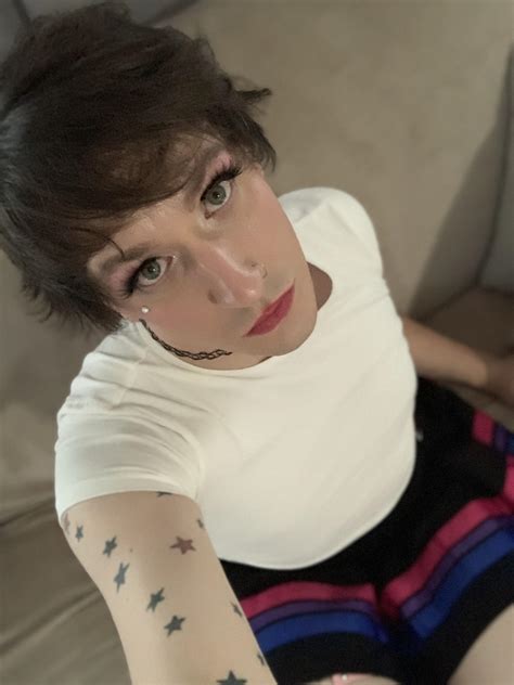 Hi 🥰 : r/femboy