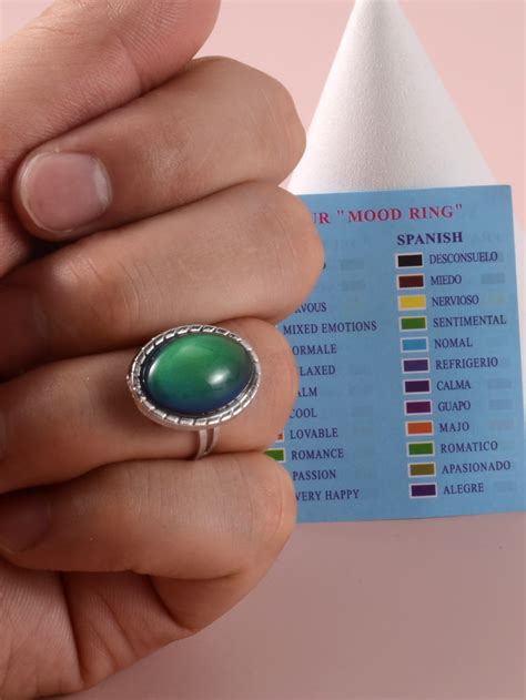 How The Color Change On Mood Bracelets Actually Works - RYZE Superfoods