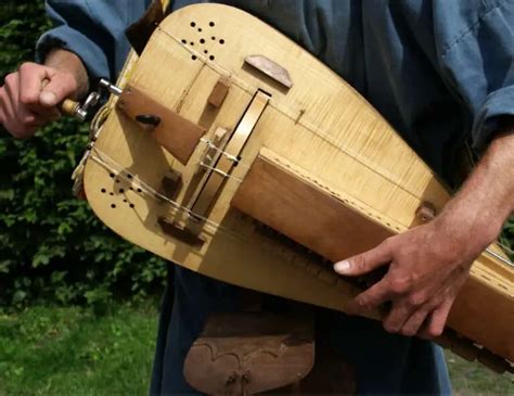 Mechanics Of The Hurdy-Gurdy: From Cranks To Melodies - Sonic Function