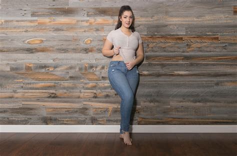 Обои Lexi Lloyd Jeans, модель, девушка, секси на рабочий стол