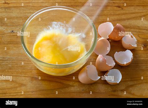 scrambling eggs  res stock photography  images alamy