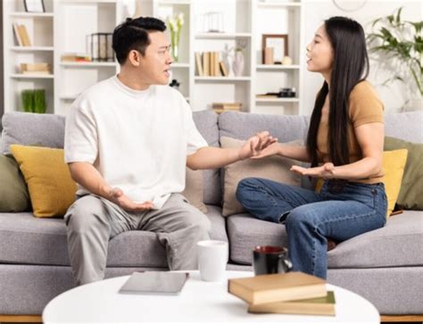 Emotional Disconnection In Marriage: Signs, Reasons & Solutions
