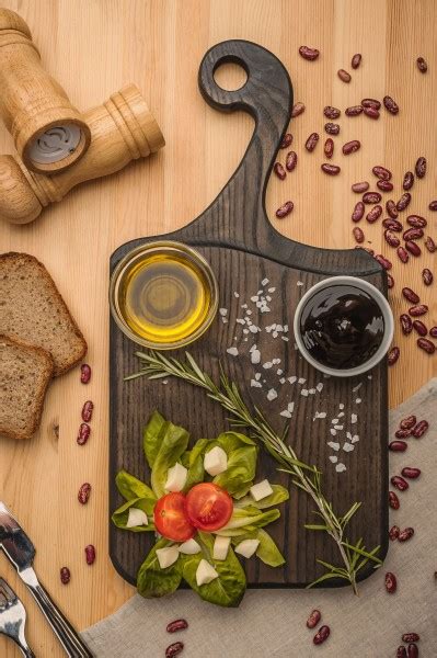 Деревянная доска для нарезки продуктов. Дубовая сервировочная доска для ...