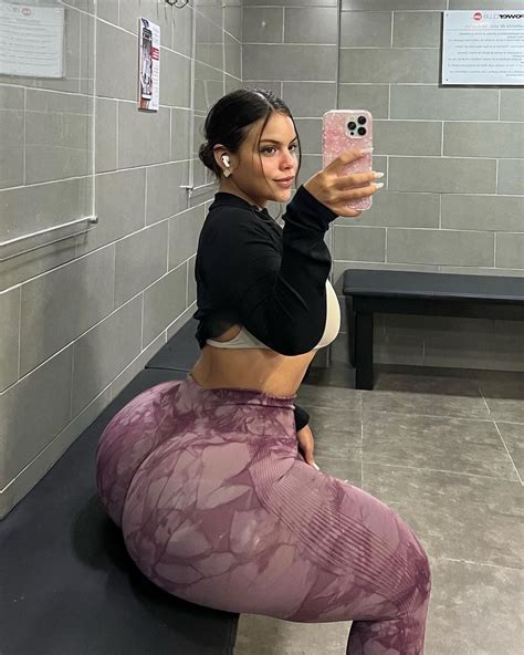 imagine  facesitting    sweaty leggings rgraciebonfan