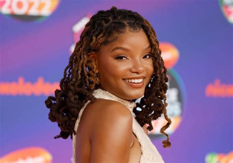 Watch Halle Bailey transform into Ariel in ‘The Little Mermaid’ teaser ...
