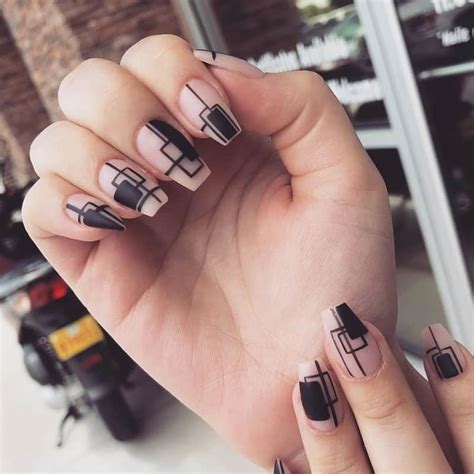 35 Geometric Nail Ideas for A Trendy Look – NailDesignCode