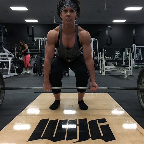DANA LINN BAILEY on Twitter: "Deadlifts and socks @thewarhousegym https