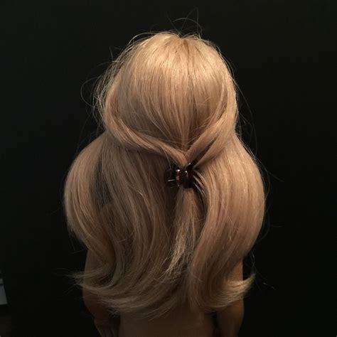 The wig from behind - it looks lovely - very much like Kiltie's style ...