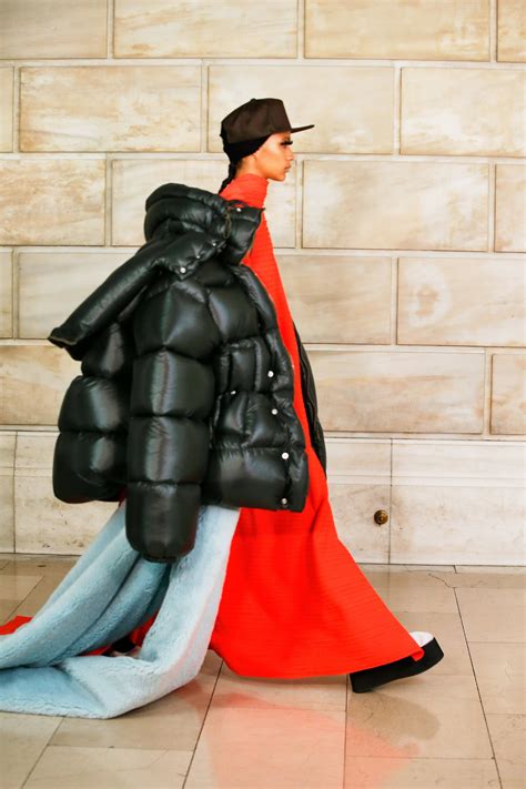 The 2000s Dresses-Over-Pants Look Is Back, Plus 7 Other Fall Fashion