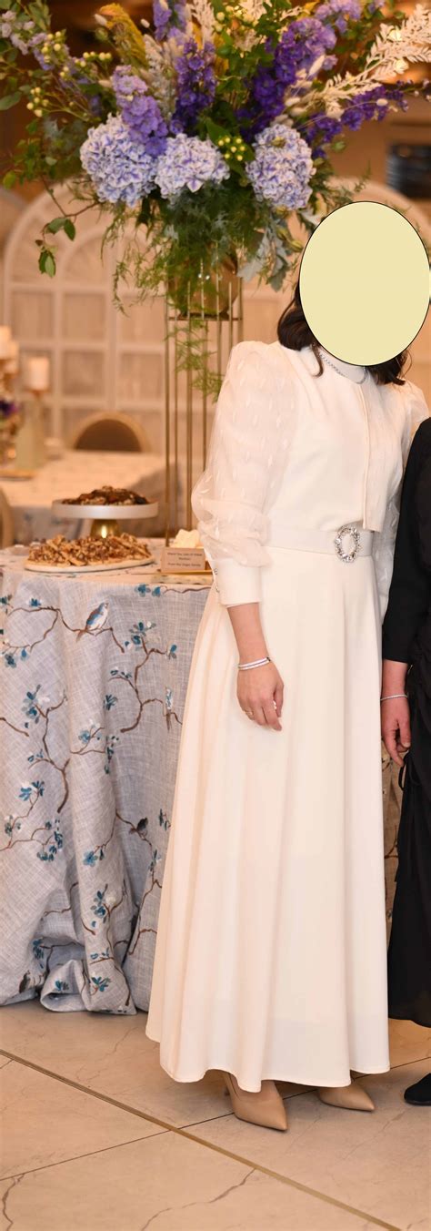 Beautiful slenderizing cream gown for sale – Instagowns