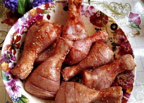 Тези мариновани пилешки бутчета стават супер крехки и вкусни, тайната е ...
