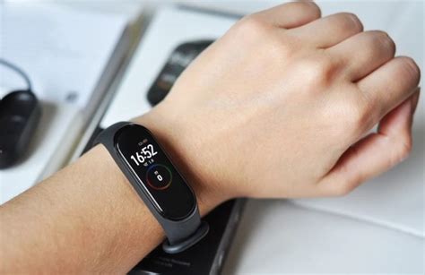 Как настроить время на Mi Band (фитнес-браслете Xiaomi): установить и ...