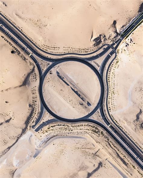 20 Stunning Aerial Photos Showing The Desert Taking Over Dubai | DeMilked