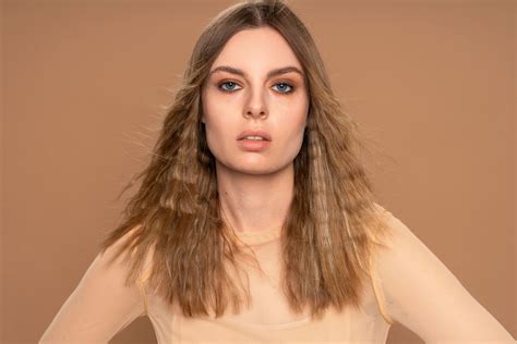 Mocha Mousse: Mastering 2025's Chic Pantone Hair Color Trend | IdHAIR ...