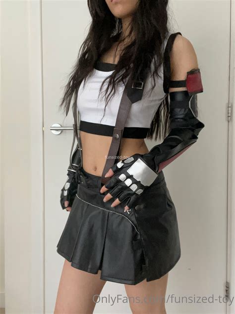 "hello hello ;)" by funsized-toy from OnlyFans | Coomer