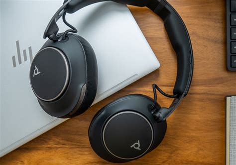 Active Noise Cancelling Headsets von Poly | DataVision