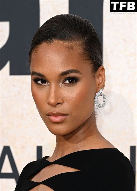 Cindy Bruna Tits (9 Photos) - Sexy e-Girls🔞