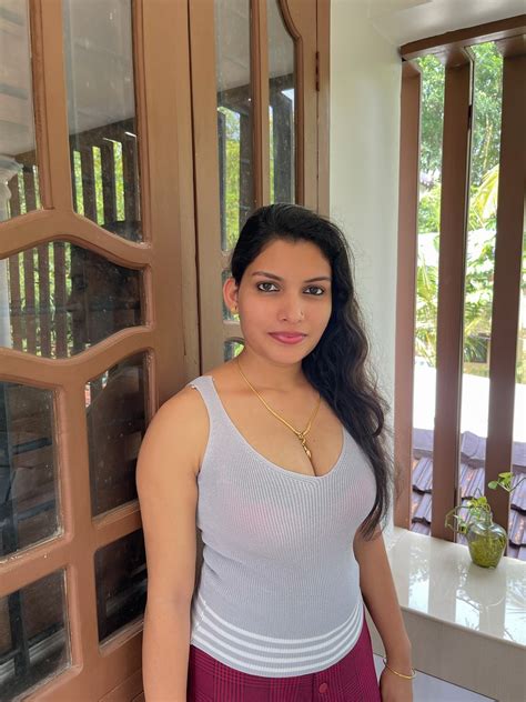 Reshmi too hot - Reshmi Nair addicts | Facebook
