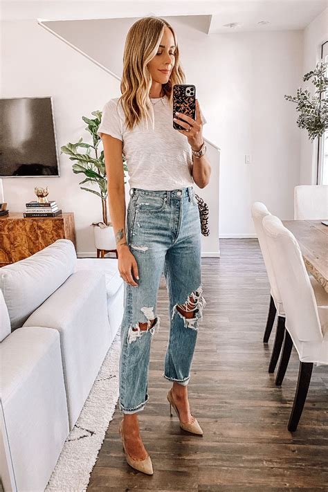 Ripped Jeans, Jeans and t-shirt, Easy outfit, heels and Jeans | Dressy