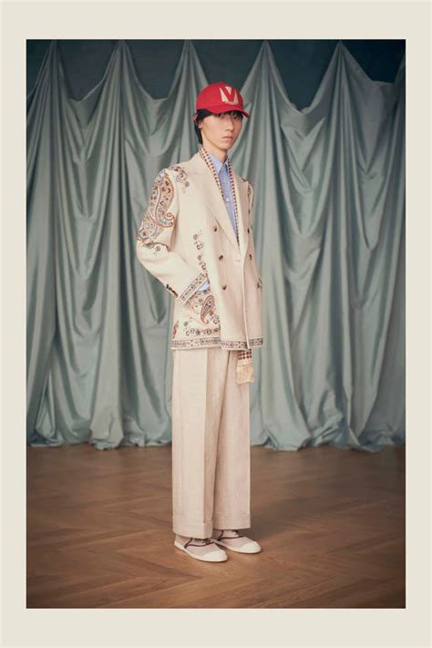 VALENTINO-Resort-2025-Collection-Style-Fashion-Runway-GALLERY-PART-ONE ...