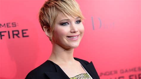FBI seeks person who posted nude J-Law pics