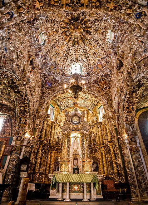 Iglesia de Santa María Tonantzintla, la única iglesia en Puebla con