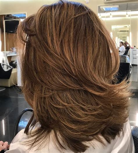 7 Stunning Layered Hairstyles for Medium Hair – The FSHN