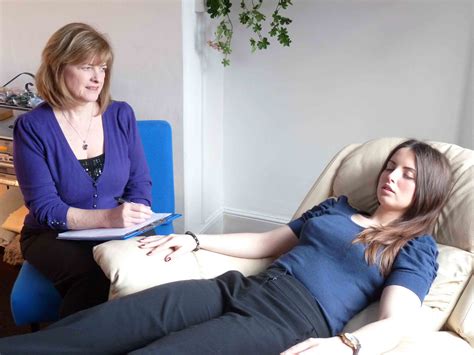 Hypnotherapy Treatment – Dr. Asha Health Care And Pain Relief Centre