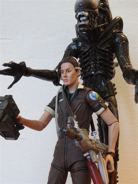 REVIEW: NECA ALIEN Isolation Amanda Ripley in her Jumpsuit. | HIDEOUS